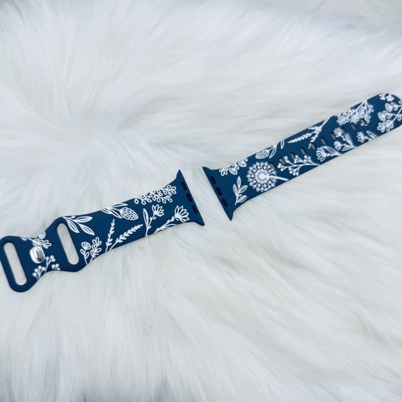 New blue & white Floral Design Watch Band For Apple Watch Series 38mm 40mm 41mm - Picture 4 of 5
